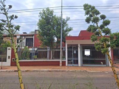 VENDO CASA DE 3 DORMITORIOS EN LUQUE - BARRIO MORA CUE
