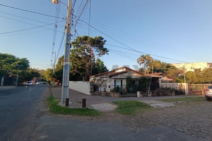 Venta de Chalet en esquina Barrio Villa Aurelia