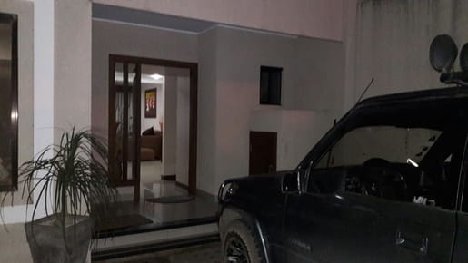 INMOBILIARIA TICO ORTIZ DA HERMOSA CASA EN VENTA    EN CONDOMINIO BELLA GRECIA  CON FINANCIAMIENTO BANCARIO  DETALLE   HABITACIONES : 4  BAÑOS : 4   DIRECCION : 3er anillo externo entre  av/ san Aurelio y radial 10. Detras del Club Polanco.  ZONA  : Sur  