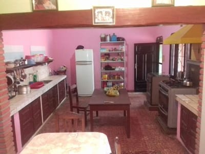 *OFERTA !!!* *HERMOSA CASA EN VENTA*   *AV VIRGEN DE COTOCA ENTRE 7MO Y 8VO ANILLO !!!*  *A DOS  CUADRA DE LA AVENIDA*  DETALLE   *900mt2*  HABITACIONES : *9*  BAÑOS : *6*  DIRECCION :  *CARRETERA A COTOCA entre 7MO y 8VO anillo Y AV. MONTECRISTO a dos cu