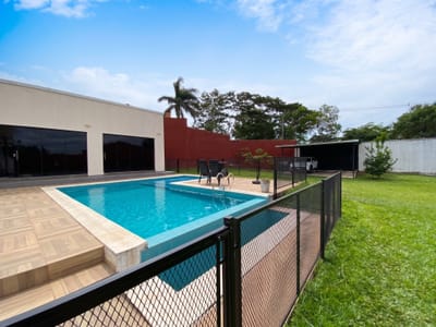 Casa Moderna con Piscina en Tres Bocas
