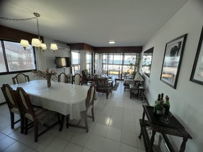 EXCELENTE OPORTUNIDAD! Apartamento de 3 dormitorios frente al mar. CONSÚLTENOS!