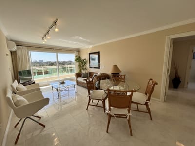 Edificio con todos los servicios! consulte por su estadia