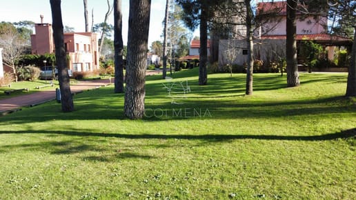 En venta derechos a sobre elevar, terreno en Pinares, Punta del Este