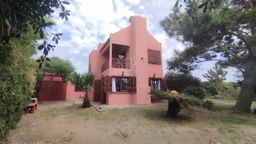 Casa de 2 dormitorios, 2 baños en balneario Buenos Aires