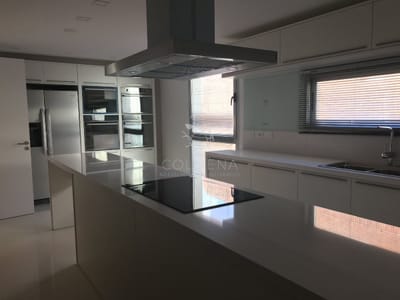 Apto de 3 dormitorios mas dependencia de Servio con Excelente vista a la Mansa con muy buena terraza con Churrasquero.