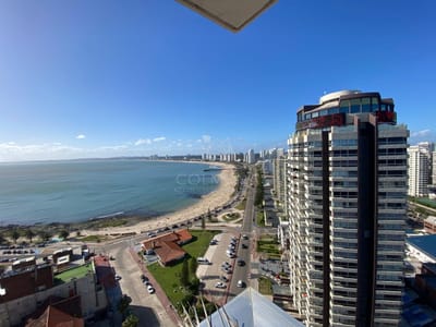 Apto en Torre Gattas -3 dor, 3 Baños, Balcón con vista a la playa mansa y brava.
