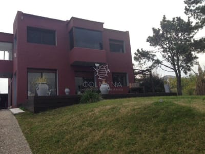 Espectacular casa en la exclusiva zona de Altos de Punta Piedras