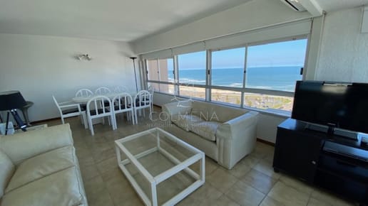 Apto 3 dormitorios  3 baños en Peninsula cuenta el edificio con servicio de Playa
