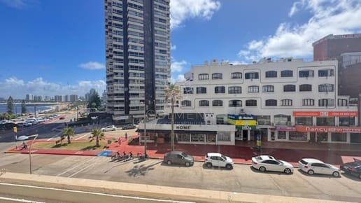 Apartamento en Peninsula a pasos de la playa mansa y brava.