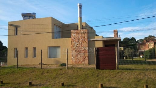 Casa en Piedras del Chileno, 3 dormitorios *
