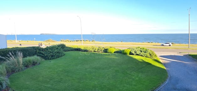 Apartamento 3 dormitorios frente al mar