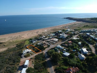 Las Grutas casi sobre la Playa