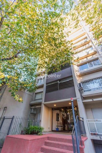 Venta Apartamento 2 Dormitorios en Cordón Sur | Piso Alto, Vista Despejada y Gran Potencial