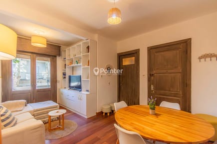 Venta apartamento reciclado de 2 dormitorios y 2 baños en Cordón / Centro - con balcón