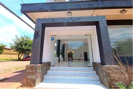 LOCAL COMERCIAL EN ESQUINA - FERNANDO DE LA MORA ZONA NORTE