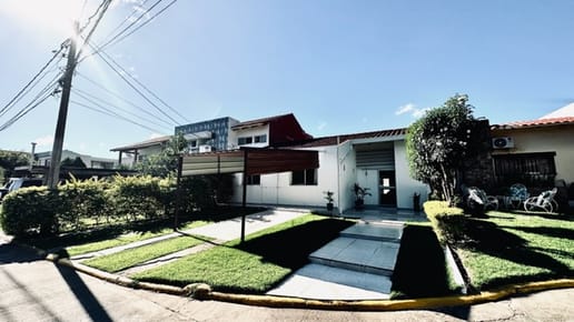 En Santa Cruz de la Sierra excelente Inversión  Amplia y bonita CASA EN VENTA  