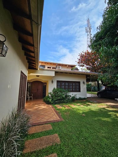 ALQUILO CASA EN LAMBARE BARRIO PALOMAR 