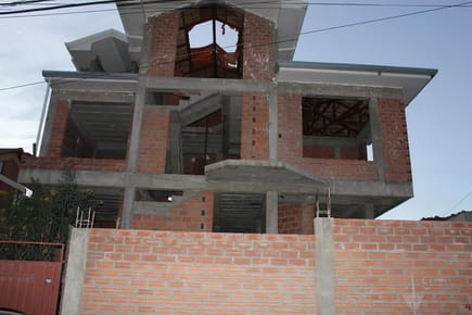 CASA EN VENTA OBRA GRUESA $us.250.000 ACHUMANI