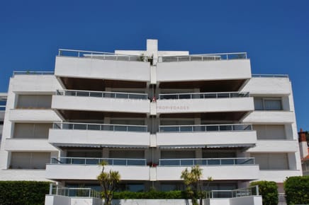 Apartamento de 3 dormitorios en Puerto de Punta del Este.