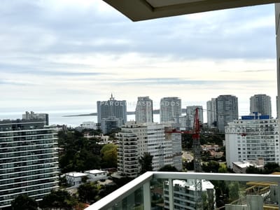Apartamento en venta de 2 dormitorios en Wind Tower, Punta del Este.