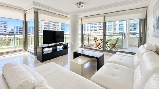 Apartamento dos dormitorios Punta del Este torre Imperiale.