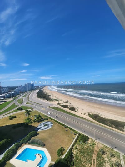 Venta Apartamento 3 dormitorios en Playa Brava, Punta del Este frente al mar