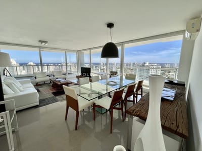 Penthouse de 4 suites en Torre One, Punta del Este.