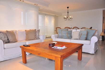 Departamento en venta en Torre Imperiale de 3 Dormitorios, Playa Brava Punta del Este