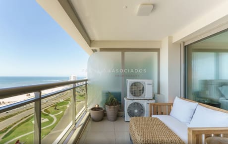 Oportunidad en Torre Imperiale II piso alto , 3 suites  , Brava, Punta del Este