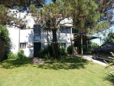 Casa en Venta de 3 Dormitorios en La Barra, Punta del Este