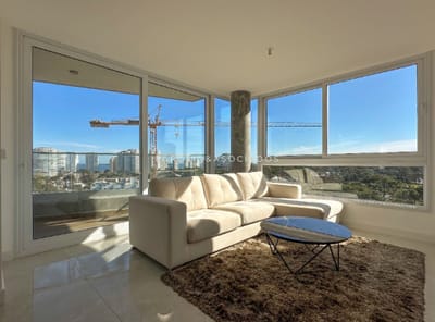 Departamento en Venta de 3 Dormitorios en edificio View ll, Punta del Este