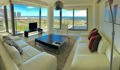 Apartamento en venta de 3 dormitorios en Torre Imperiale, Punta del Este.