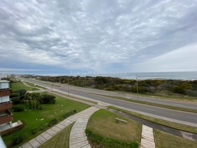 Apartamento en venta de 3 dormitorios en Terrazas de Villa Brava, Punta del Este.