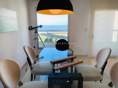 Apartamento en venta de 3 dormitorios en Brava Biarritz, Punta del Este.