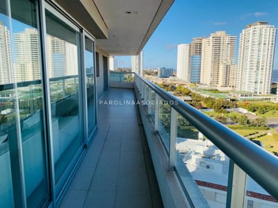 Apartamento en venta de 3 dormitorios en Brava Biarritz, Punta del Este.