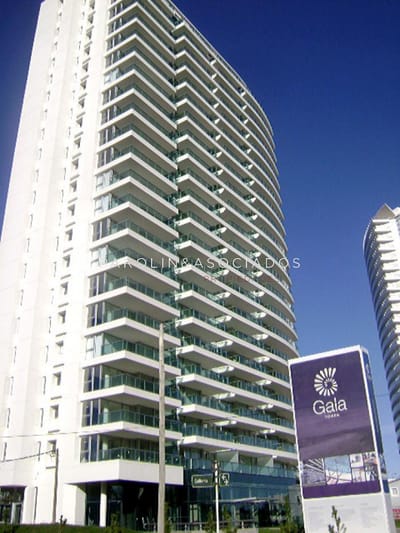 Apartamento en venta con todos los servicios en Punta del Este.