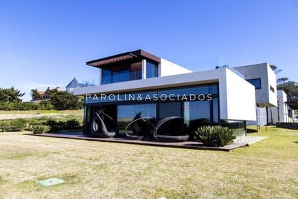 CASA DE 4 DORMITORIOS EN MANANTIALES, PUNTA DEL ESTE