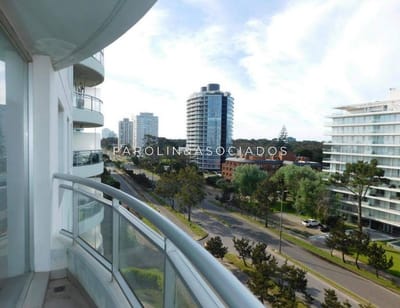 DEPARTAMENTO DE 4 DORMITORIOS EN TORRE OCEAN DRIVE, PUNTA DEL ESTE