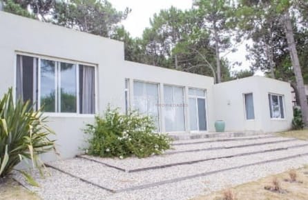 Casa de 3 dormitorios en venta en Laguna Blanca