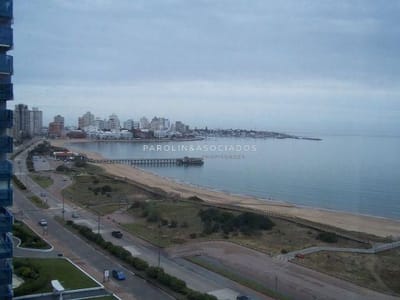 Apartamento en venta de 3 dormitorios en Puerto de Punta del Este.
