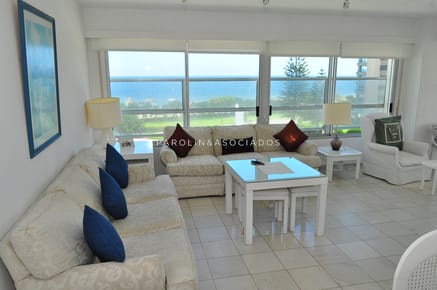 Apartamento en venta en complejo Lincoln Center, Punta del Este.