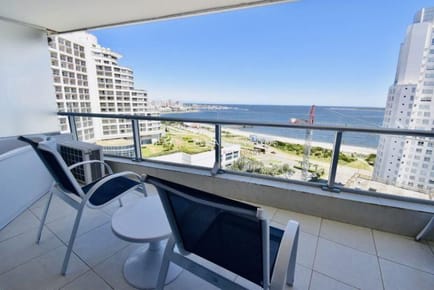 Apartamento en venta 2 dormitorios en Season Tower, Punta del Este. 