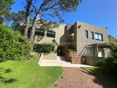Casa en venta en Rincón del Indio 5 dormitorios con piscina
