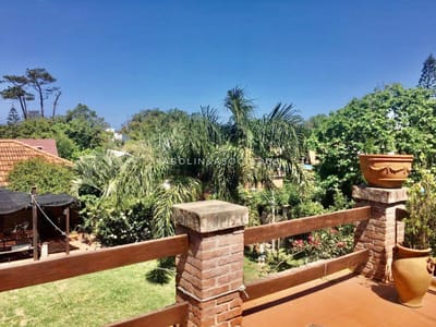 Hermosa casa en venta de 5 dormitorios en Mansa, Punta del Este.