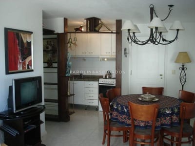 Apartamento en venta de 2 dormitorios en Punta del Este.