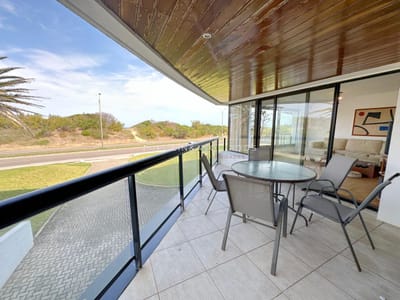 Apartamento en venta en primera linea de brava de 3 dormitorios edificio Arenas Blancas, Punta del Este.