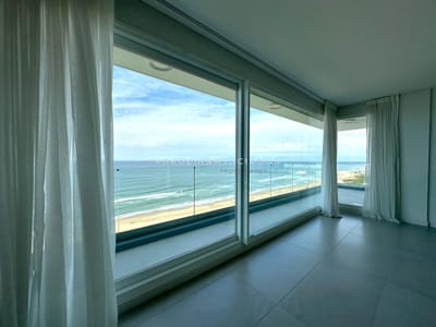 Apartamento en venta de 3 dormitorios en Le Parc III, Brava Punta del Este.