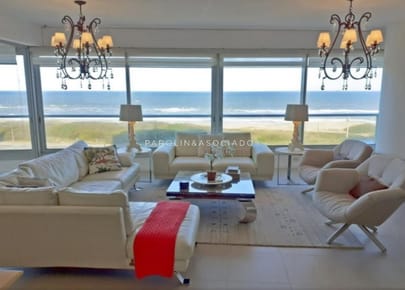 Apartamento en venta de 3 dormitorios + dependencia en Le Parc, Punta del Este.