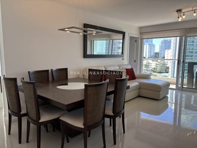 Apartamento en venta en Icon Tower, Punta del Este.